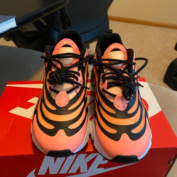 Brand new nike air max exosense - Picture 4 of 4